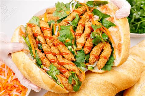  Bánh Mì Cá Huzhou: Liệu Sự Kết Hợp Đậm đà của Cá Khô và Vị Cay Nồng Của Ớt Có Thể Tạo Nên Một Trải Nghiệm Vị Giác Không Thể Quên?