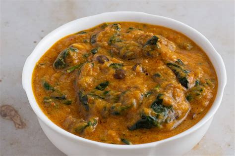  Miyan Taushe! A Hearty Northern Nigerian Soup That Combines Creamy Texture with Spicy Savory Notes