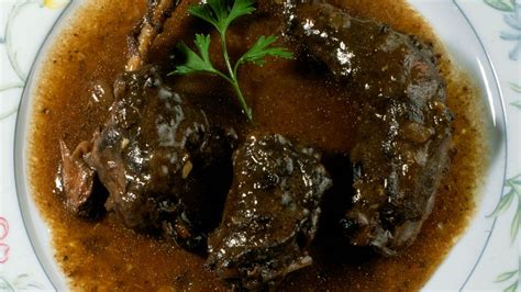  Civet de Llebre: Aromatic Stews and Tender Meat Combine for a Culinary Journey Through Lleida!