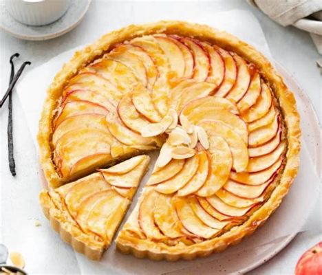  Tarte Tatin: Nồng nhiệt như bánh táo nướng Pháp, giòn rụm như vỏ bánh bèo